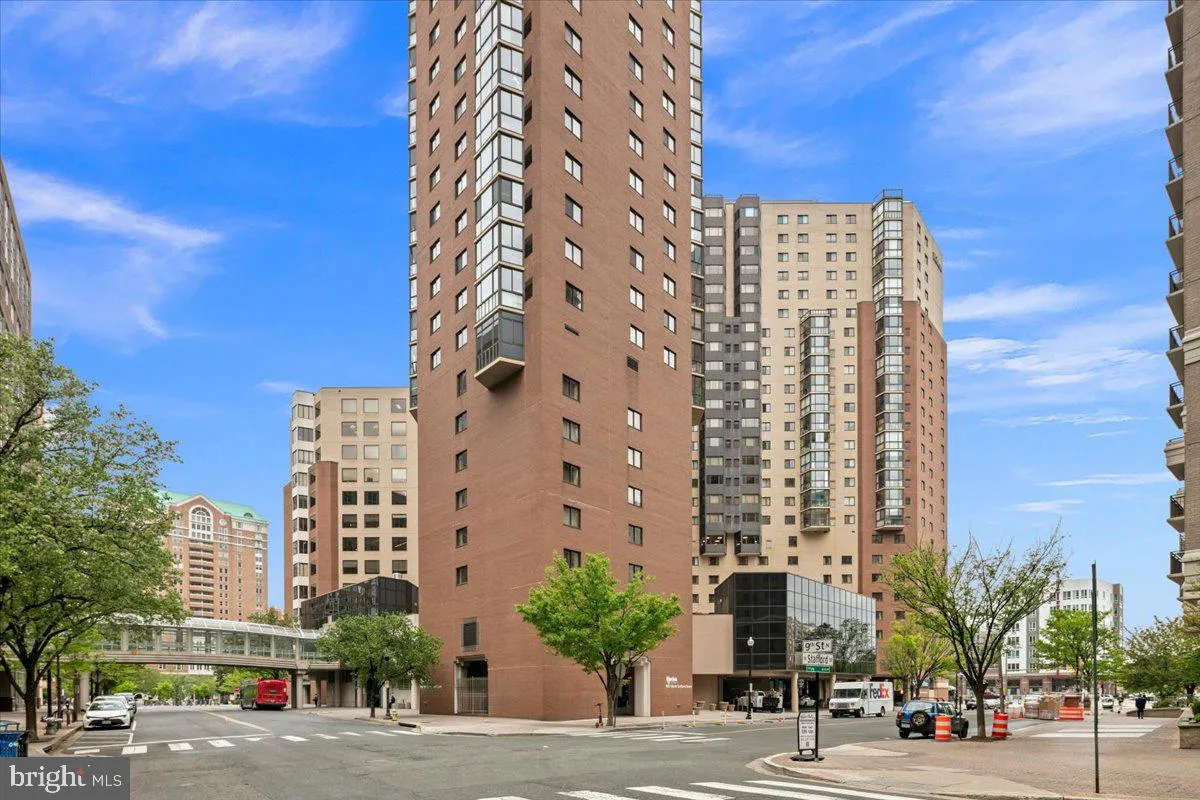 900 STAFFORD STREET, Arlington, VA 22203