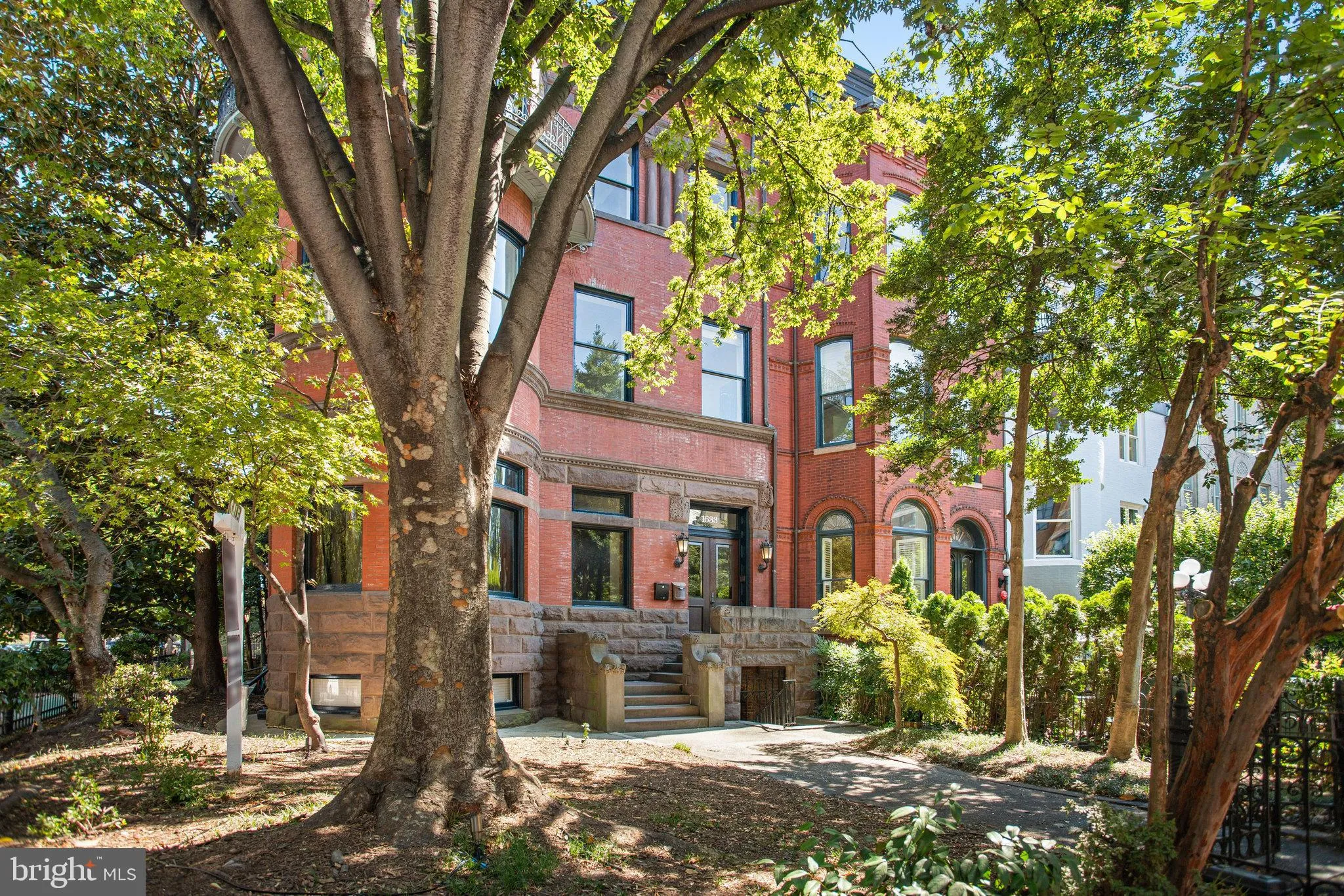 1633 16TH STREET, Washington, DC 20009