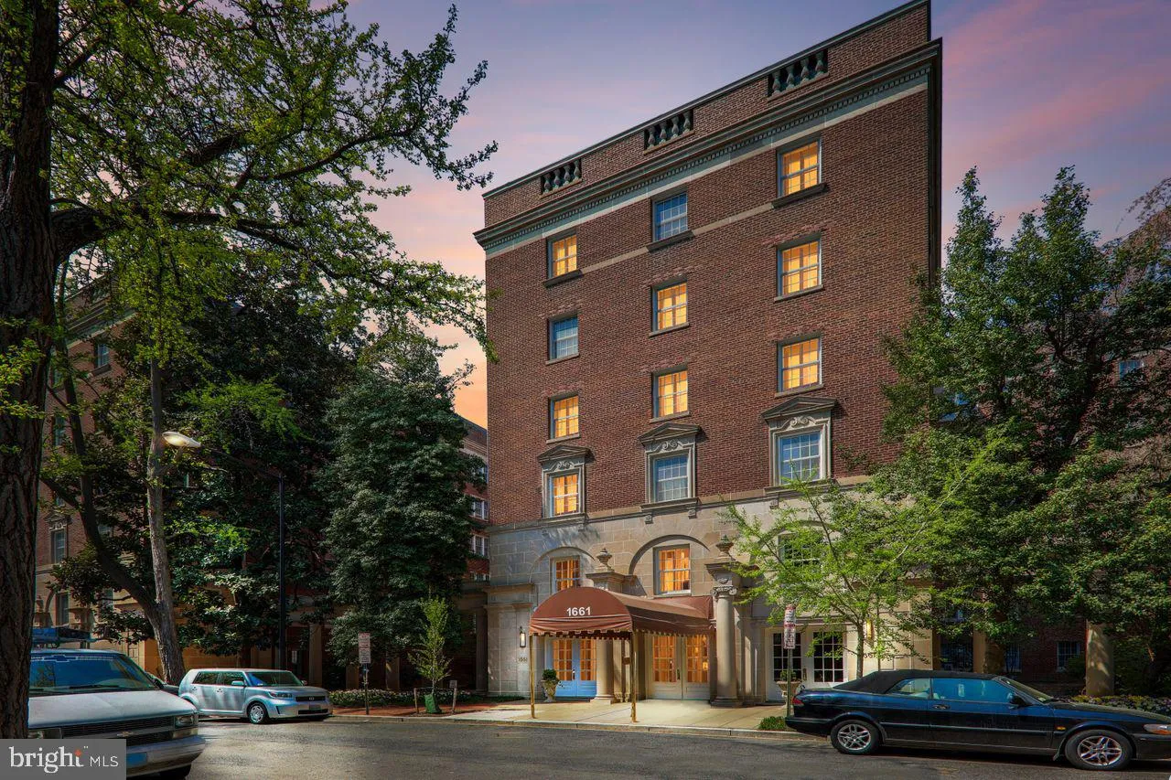 1661 CRESCENT PLACE, Washington, DC 20009