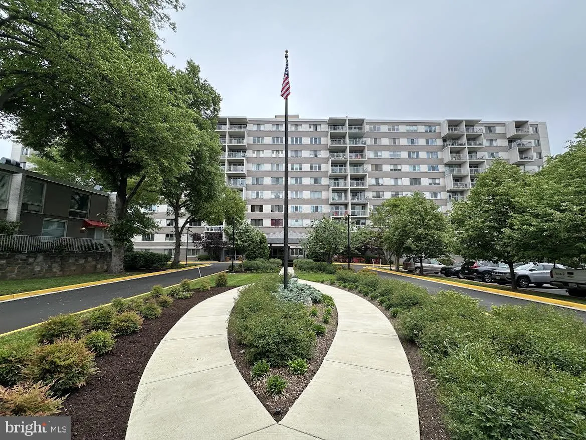 4977 BATTERY LANE, Bethesda, MD 20814