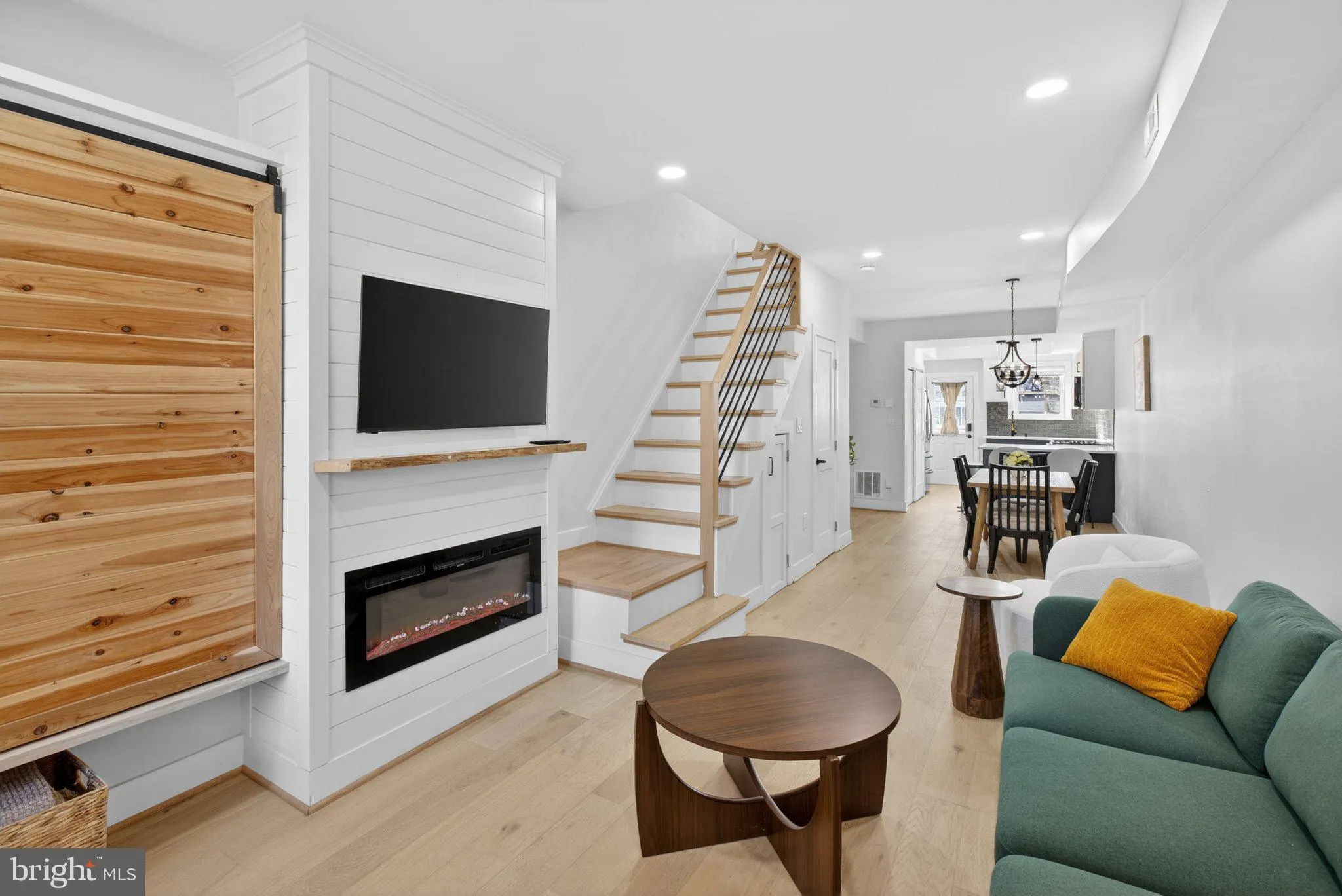2015 GALES STREET, Washington, DC 20002