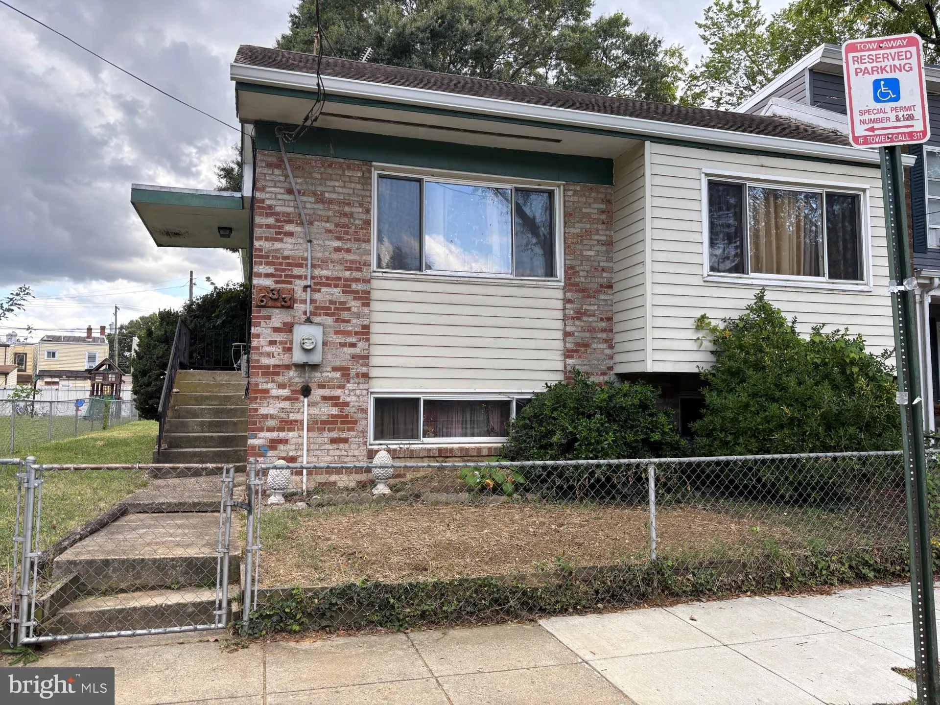 633 RALEIGH PLACE, Washington, DC 20032