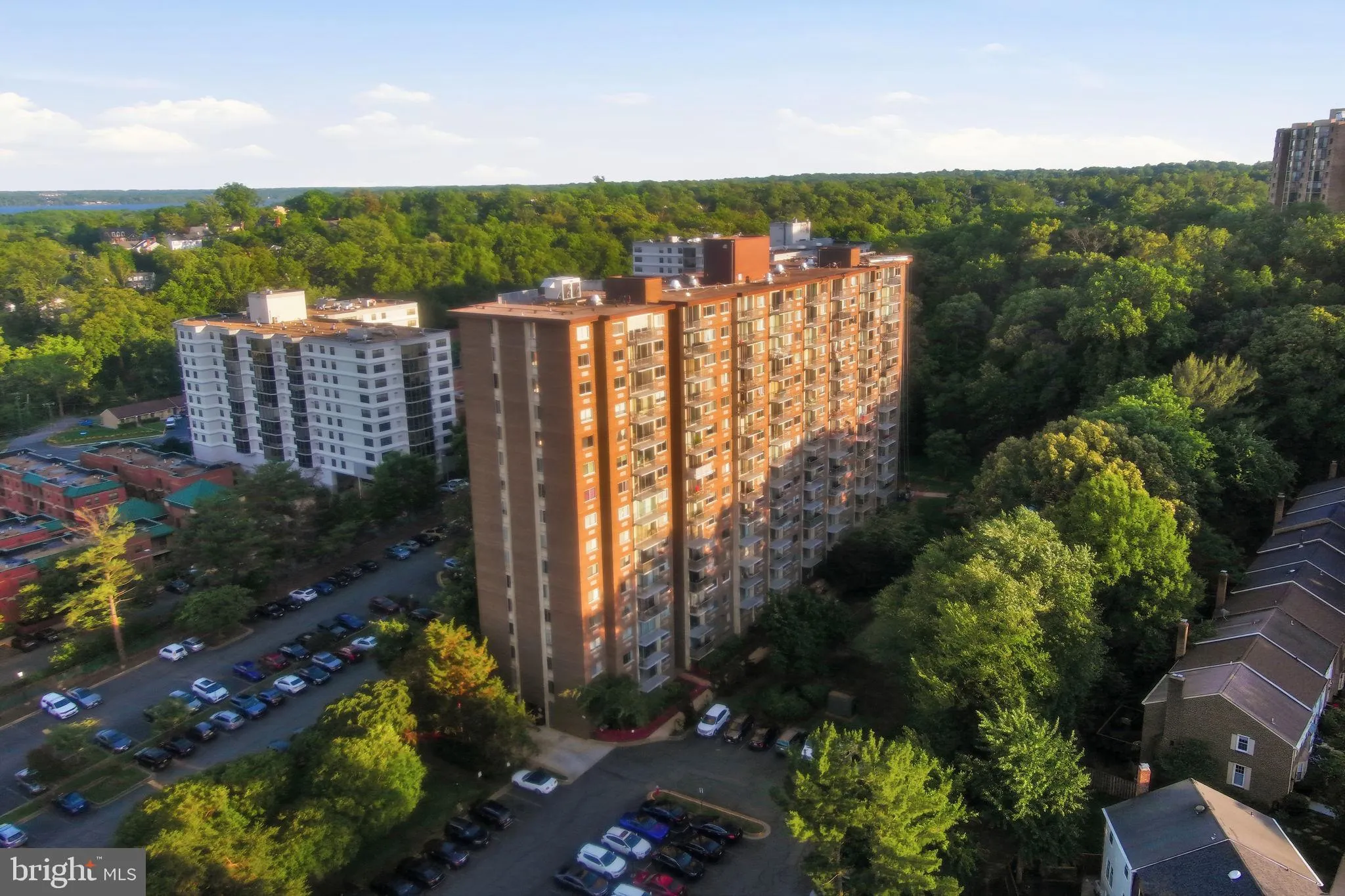 2059 HUNTINGTON AVENUE, Alexandria, VA 22303