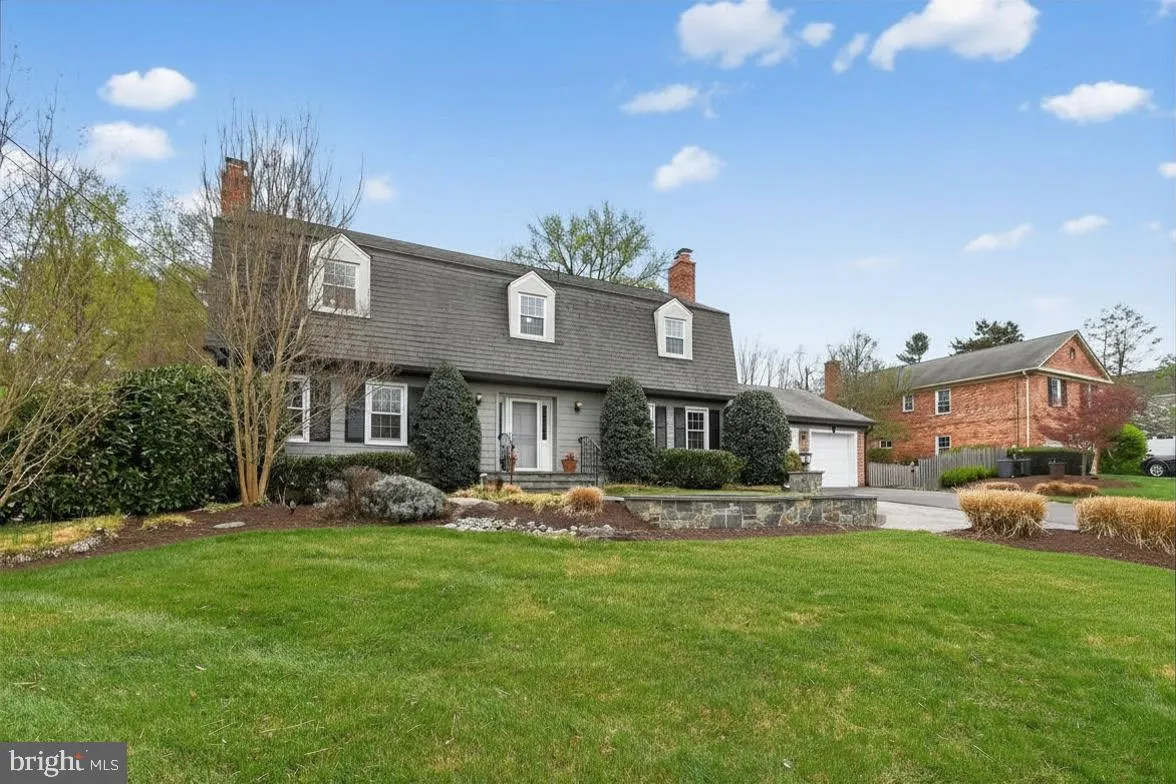 9325 RENSHAW DRIVE, Bethesda, MD 20817