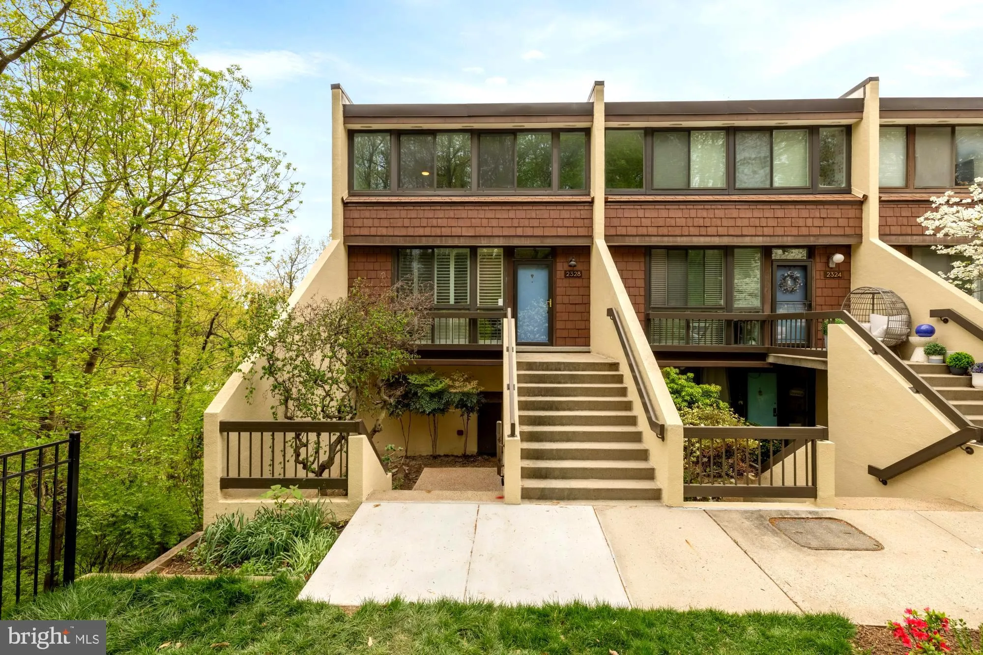 2328 QUINCY STREET, Arlington, VA 22204