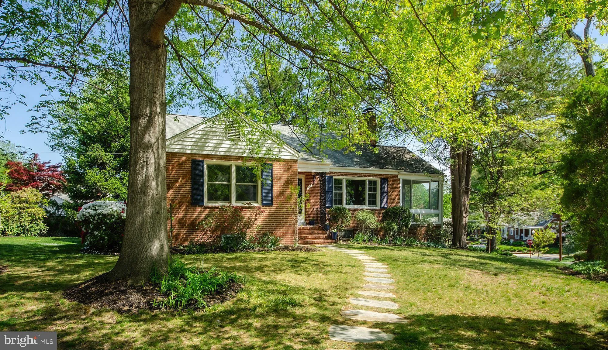 944 POTOMAC STREET, Arlington, VA 22205