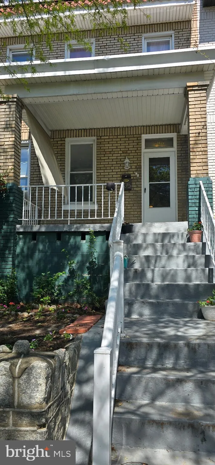 735 PRINCETON PLACE, Washington, DC 20010