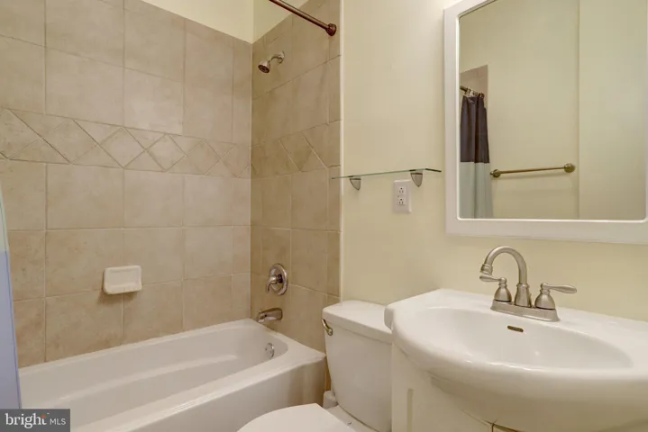 6 E Reed Avenue, Alexandria, VA 22305