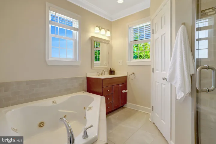 6 E Reed Avenue, Alexandria, VA 22305