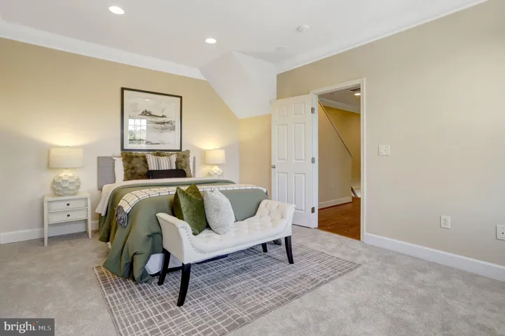 6 E Reed Avenue, Alexandria, VA 22305