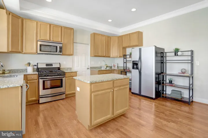 6 E Reed Avenue, Alexandria, VA 22305