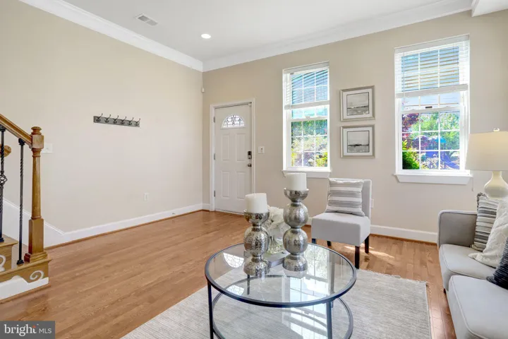 6 E Reed Avenue, Alexandria, VA 22305