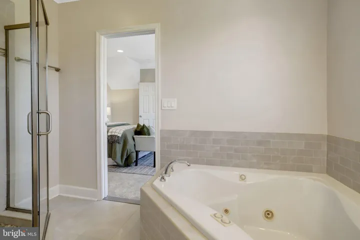 6 E Reed Avenue, Alexandria, VA 22305