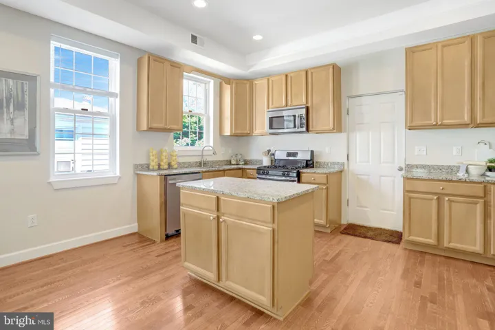 6 E Reed Avenue, Alexandria, VA 22305