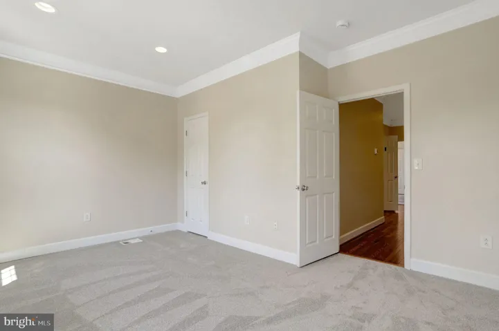 6 E Reed Avenue, Alexandria, VA 22305