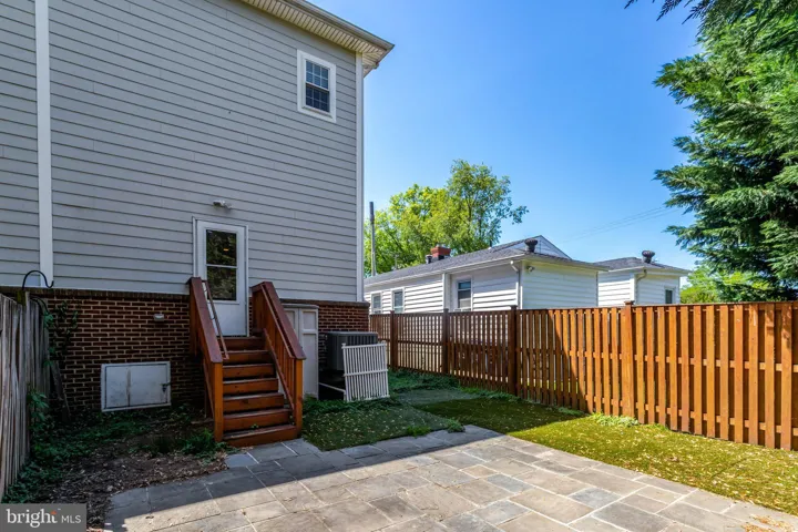 6 E Reed Avenue, Alexandria, VA 22305