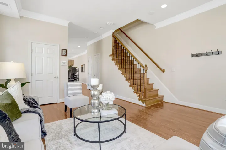 6 E Reed Avenue, Alexandria, VA 22305