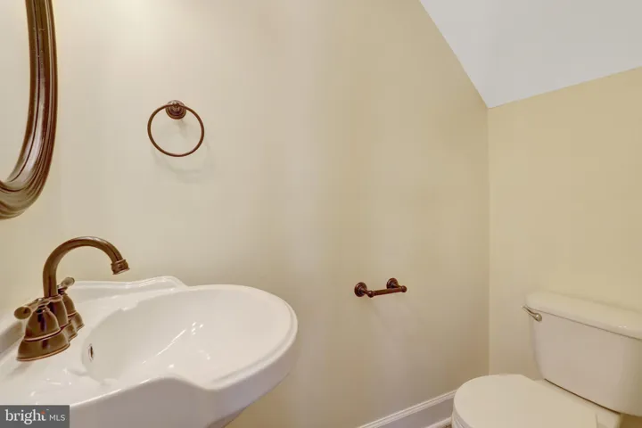 6 E Reed Avenue, Alexandria, VA 22305