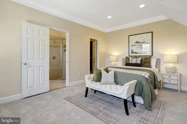 6 E Reed Avenue, Alexandria, VA 22305