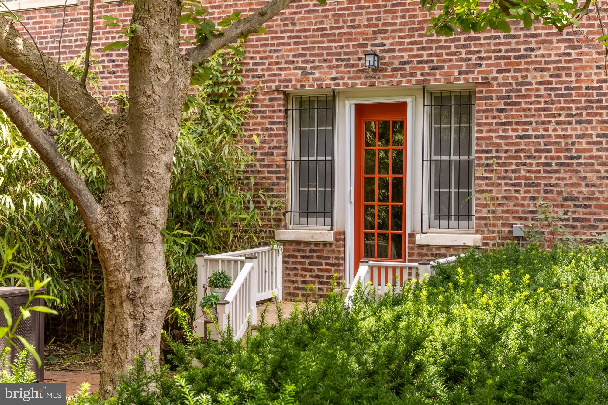 1661 CRESCENT PLACE, Washington, DC 20009