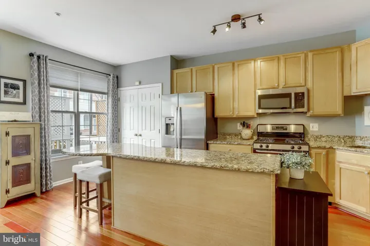 141 Martin Lane, Alexandria, VA 22304