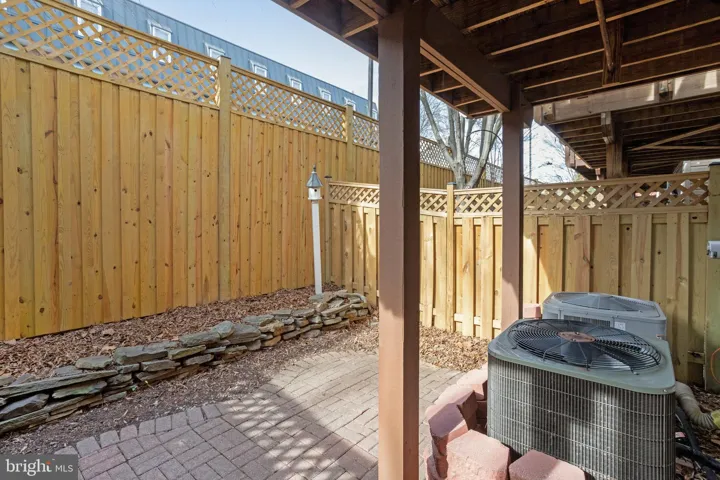 141 Martin Lane, Alexandria, VA 22304