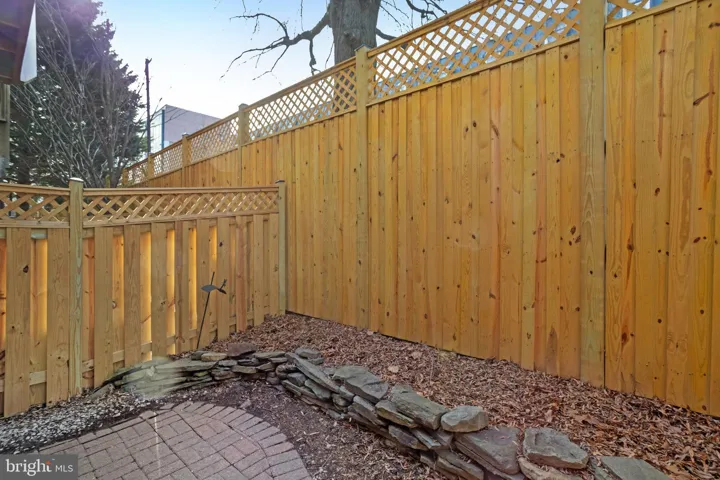 141 Martin Lane, Alexandria, VA 22304