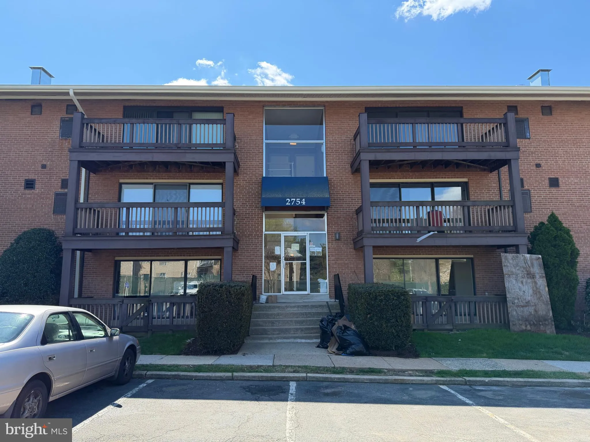 2754 HOLLYWOOD ROAD, Falls Church, VA 22043