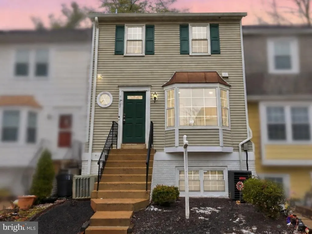 13707 AUTUMN VALE COURT, Chantilly, VA 20151