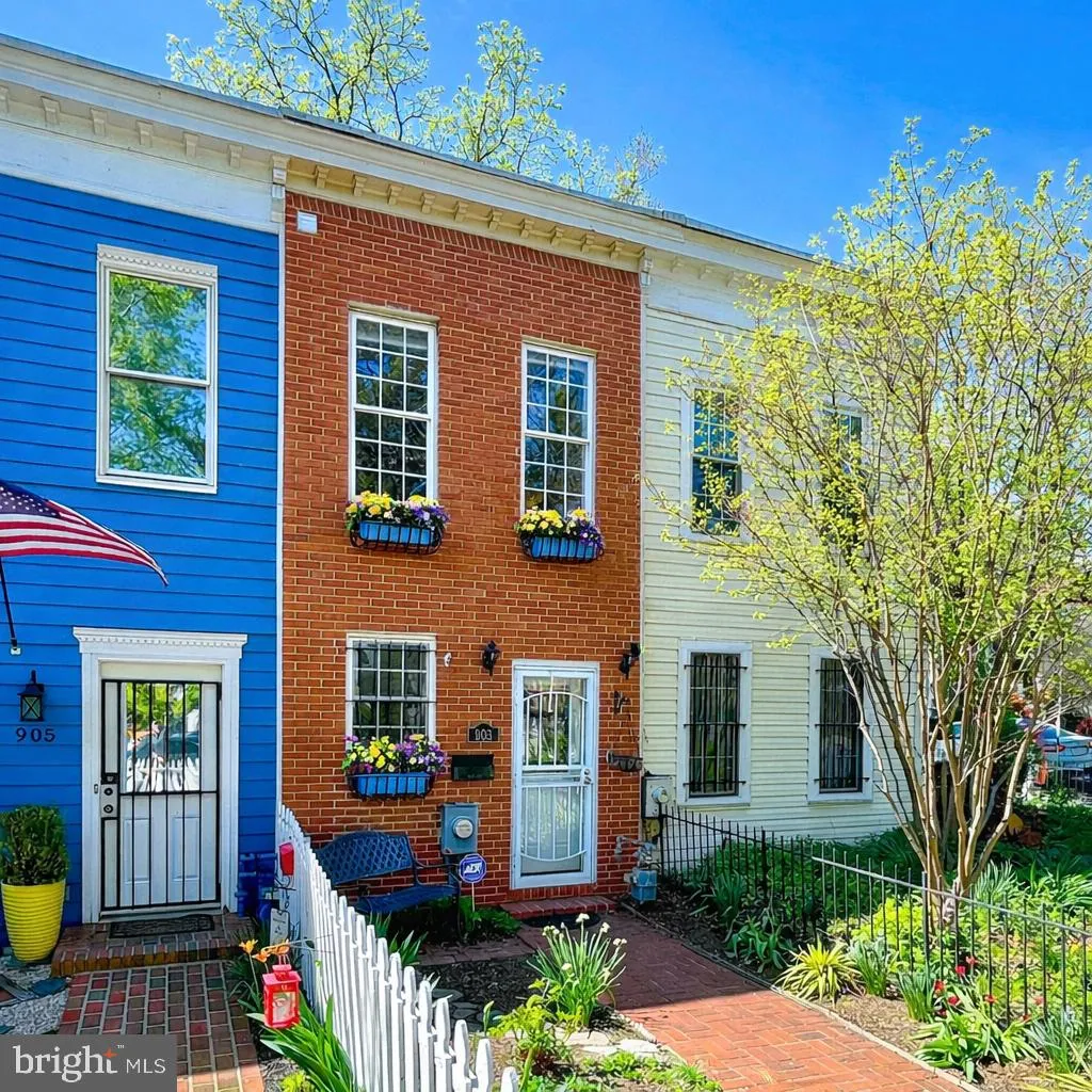 903 12TH STREET, Washington, DC 20003