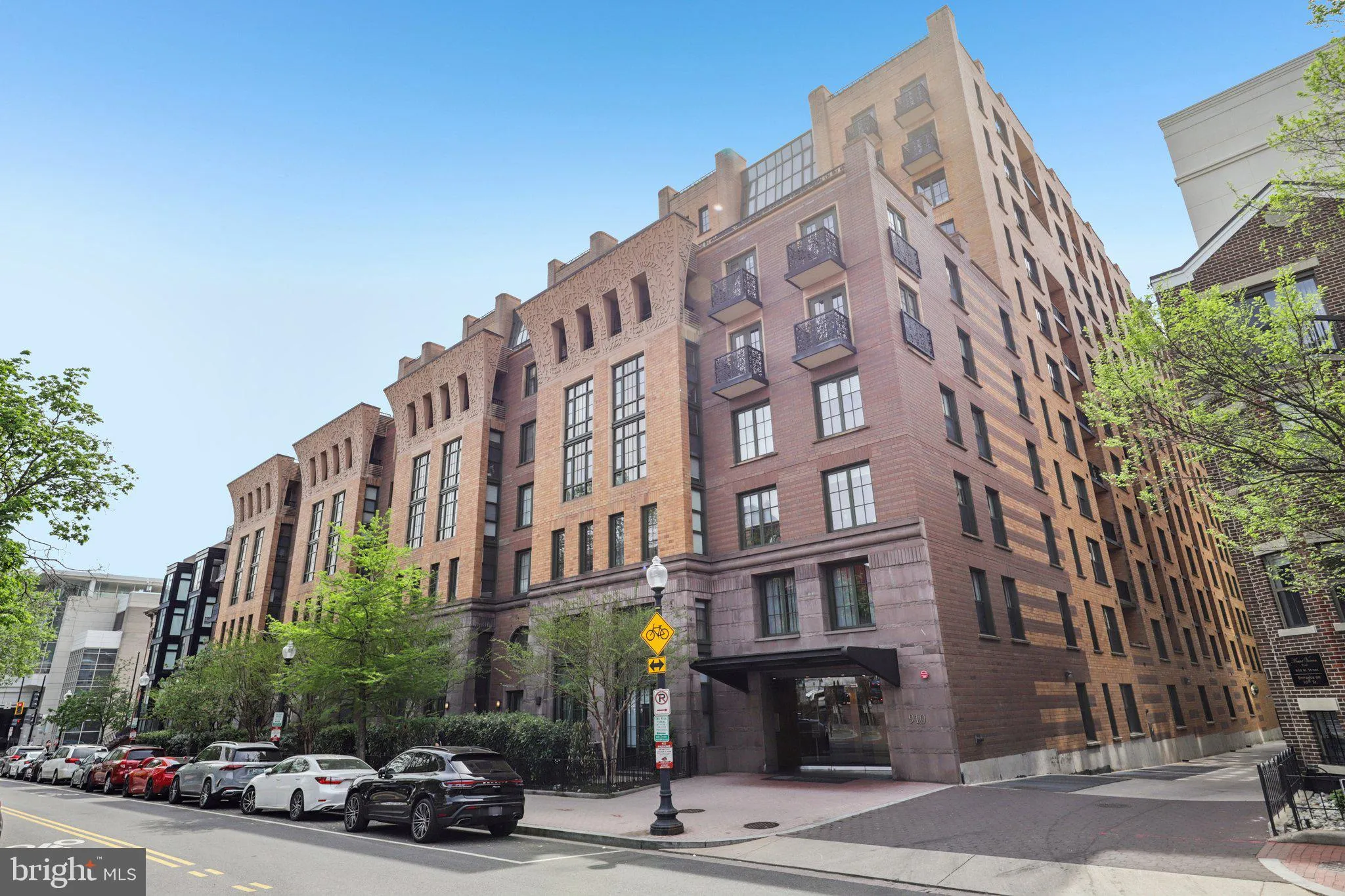 910 M STREET, Washington, DC 20001