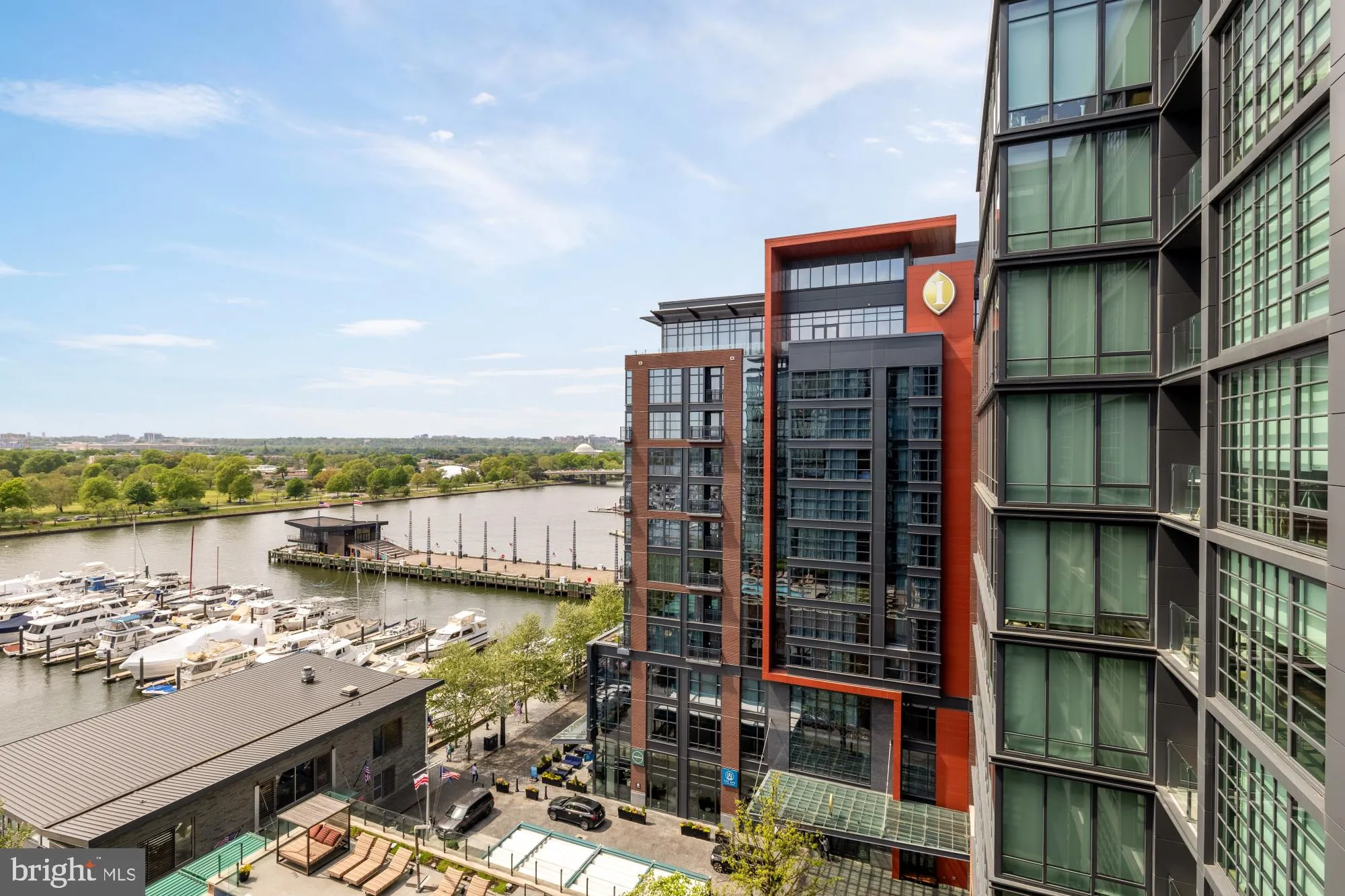 45 SUTTON SQUARE, Washington, DC 20024