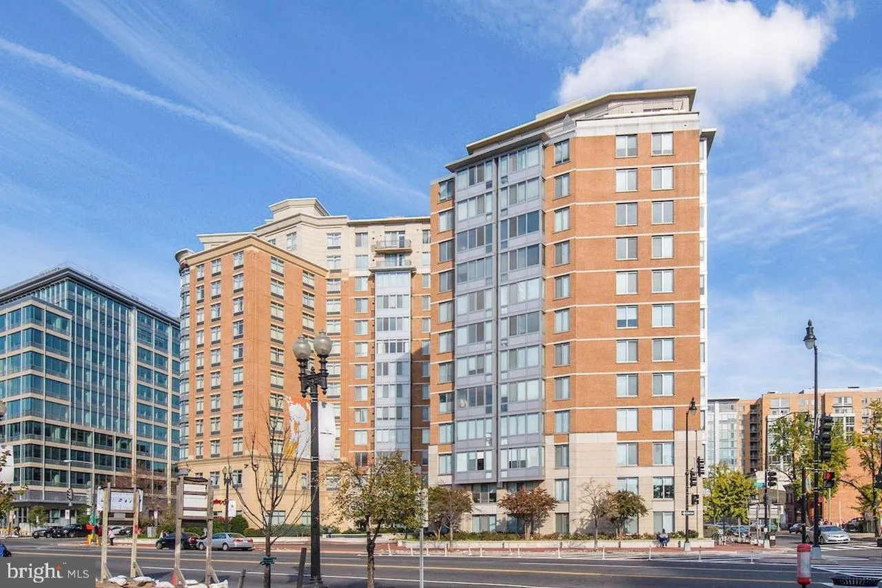 555 MASSACHUSETTS AVENUE, Washington, DC 20001