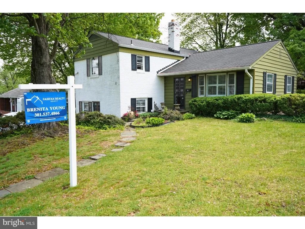 8301 LEGATION ROAD, Hyattsville, MD 20784