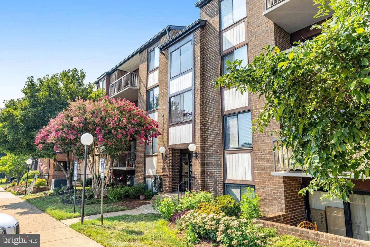 9720 KINGSBRIDGE DRIVE, Fairfax, VA 22031