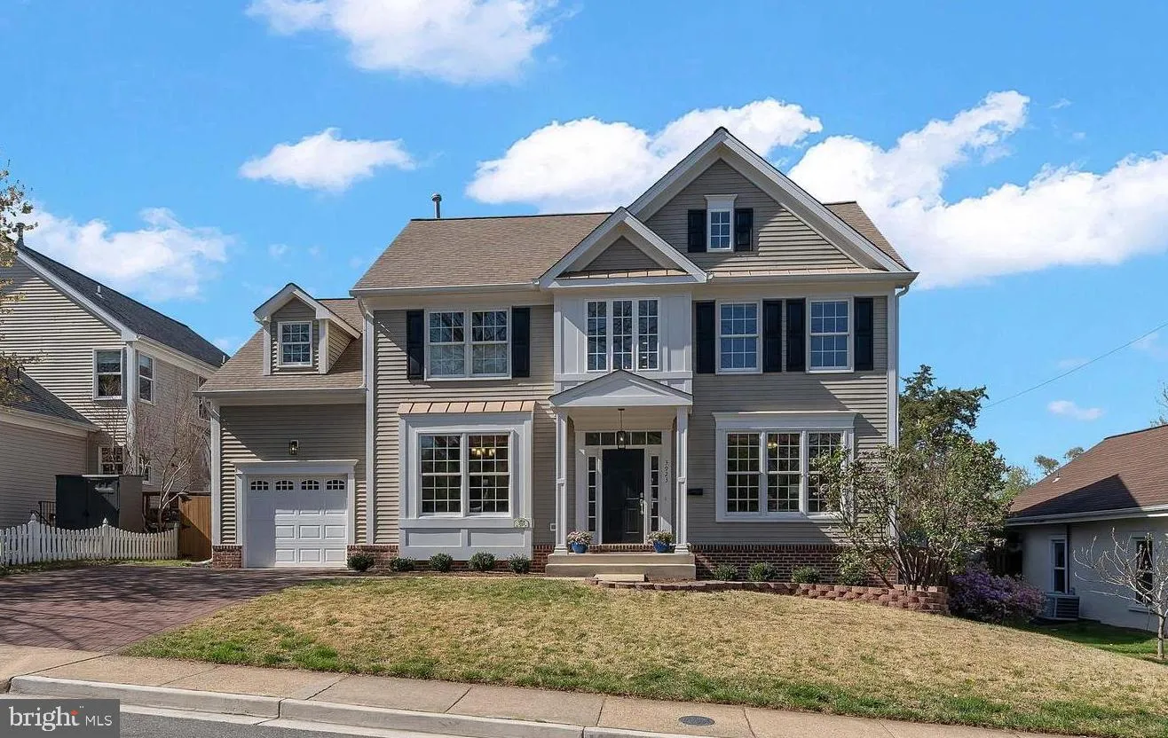 3923 16TH STREET, Arlington, VA 22204