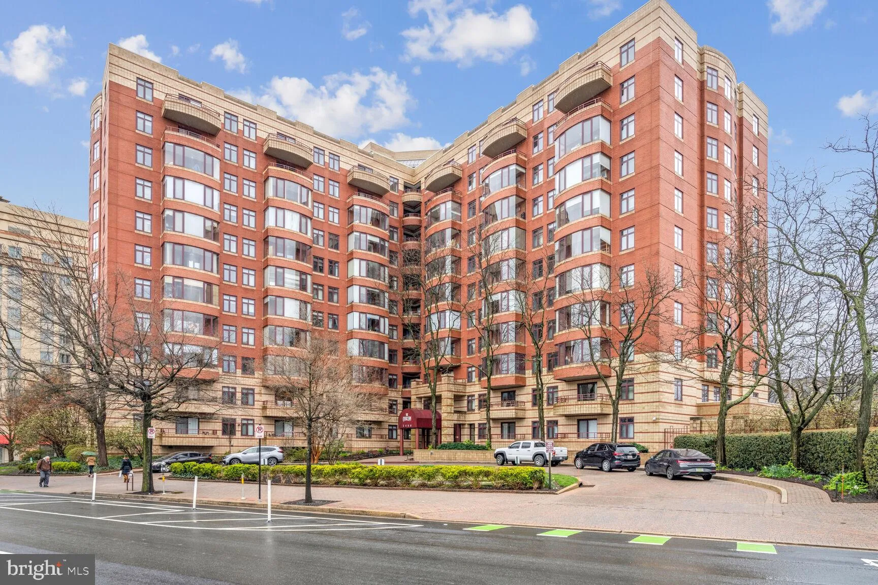 2400 CLARENDON BOULEVARD, Arlington, VA 22201