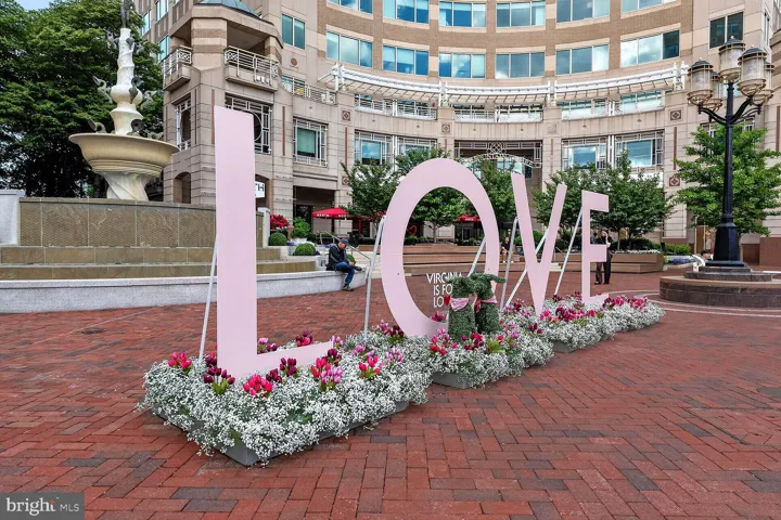 1846 Golf View Court, Reston, VA 20190