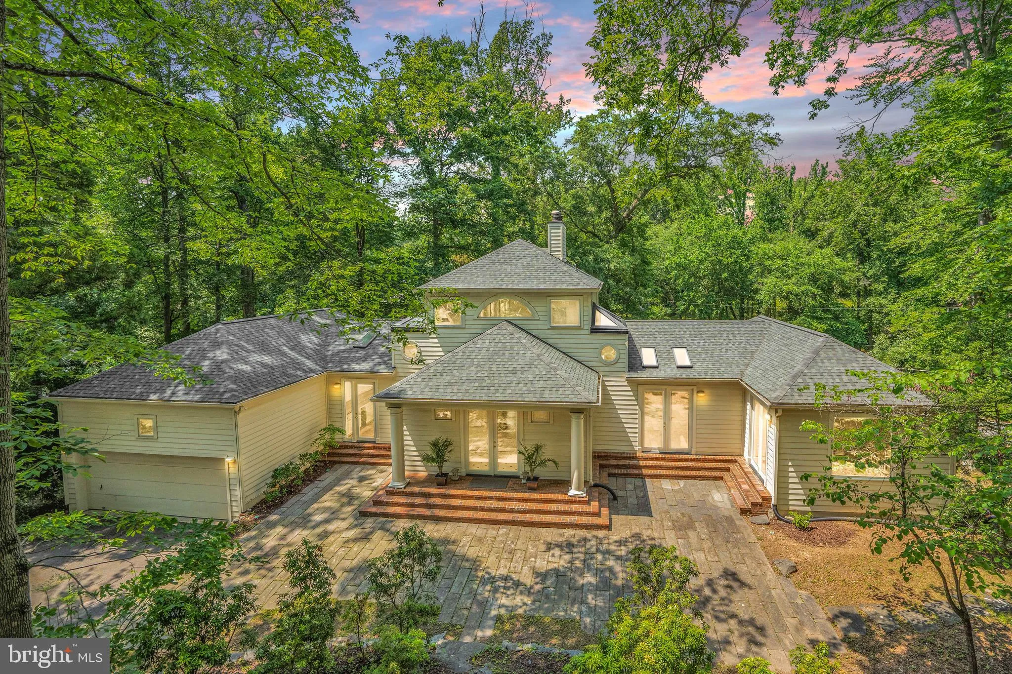 926 SAIGON ROAD, Mclean, VA 22102