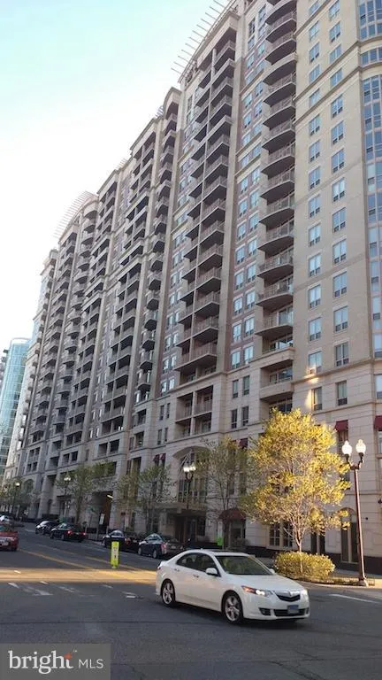 888 QUINCY STREET, Arlington, VA 22203