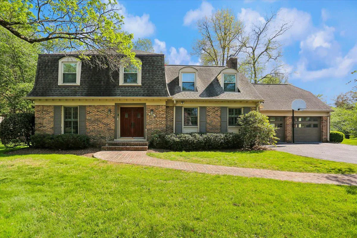 8200 GAINSBOROUGH COURT, Potomac, MD 20854