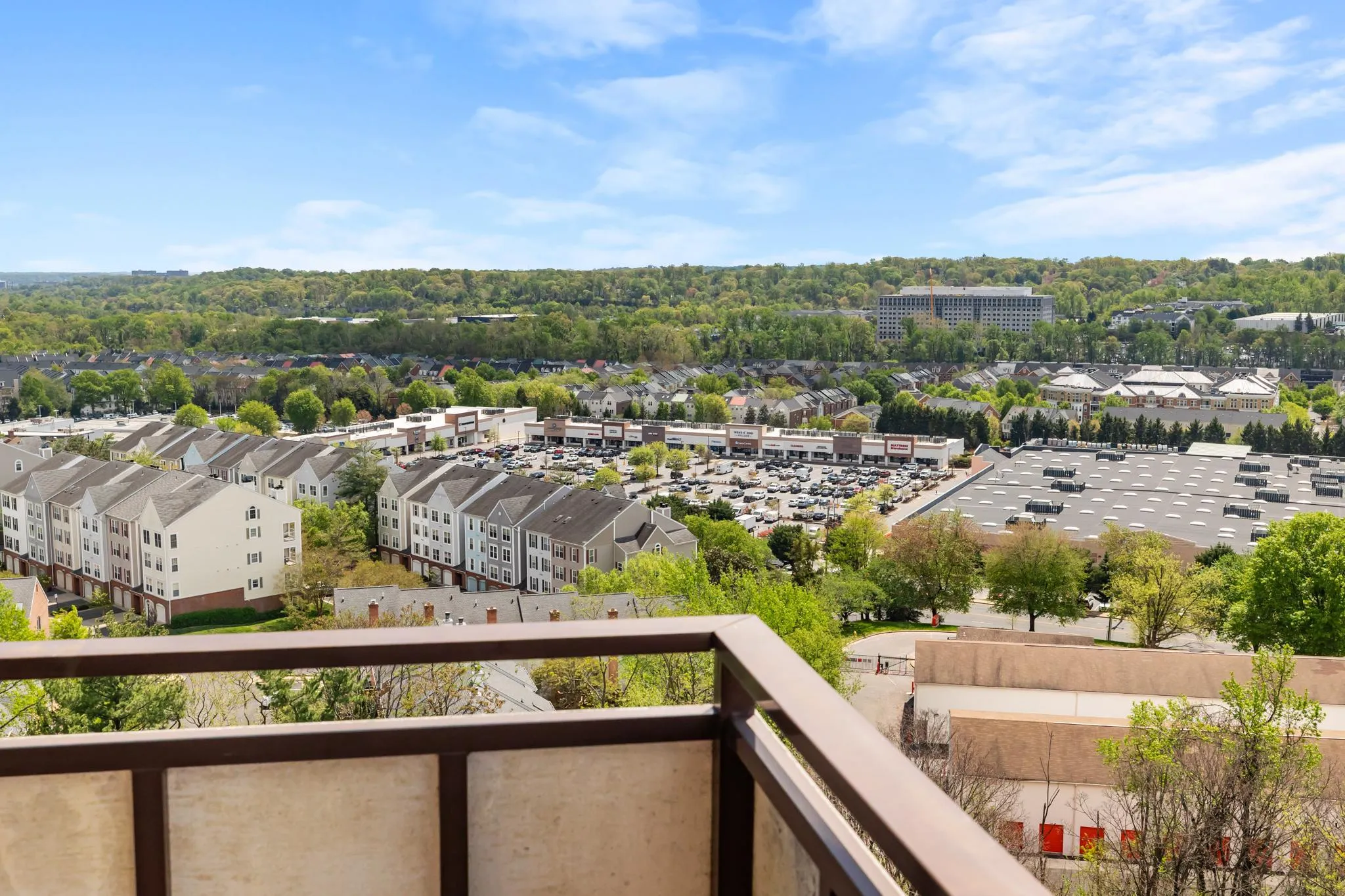 250 REYNOLDS STREET, Alexandria, VA 22304