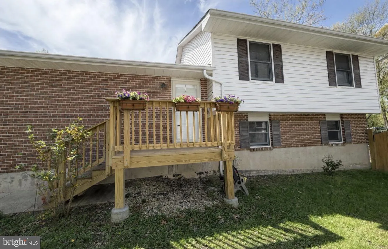 8121 ELIZABETH ROAD, Pasadena, MD 21122