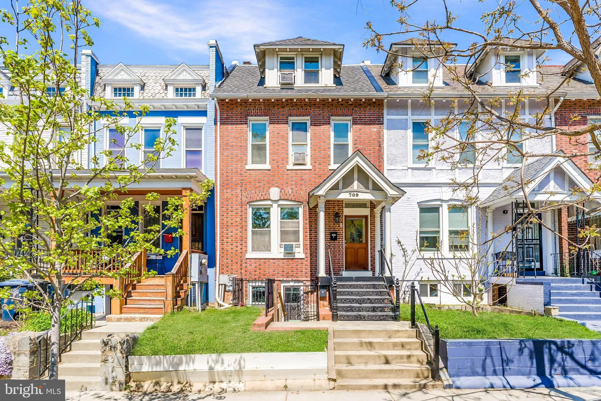 709 QUINCY STREET, Washington, DC 20011