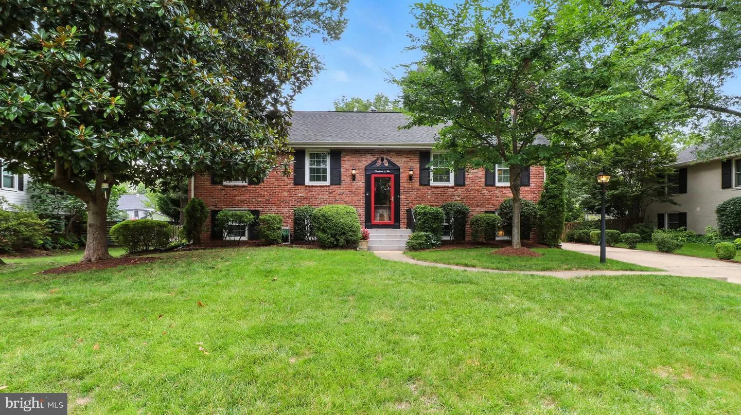 1902 STIRRUP LANE, Alexandria, VA 22308