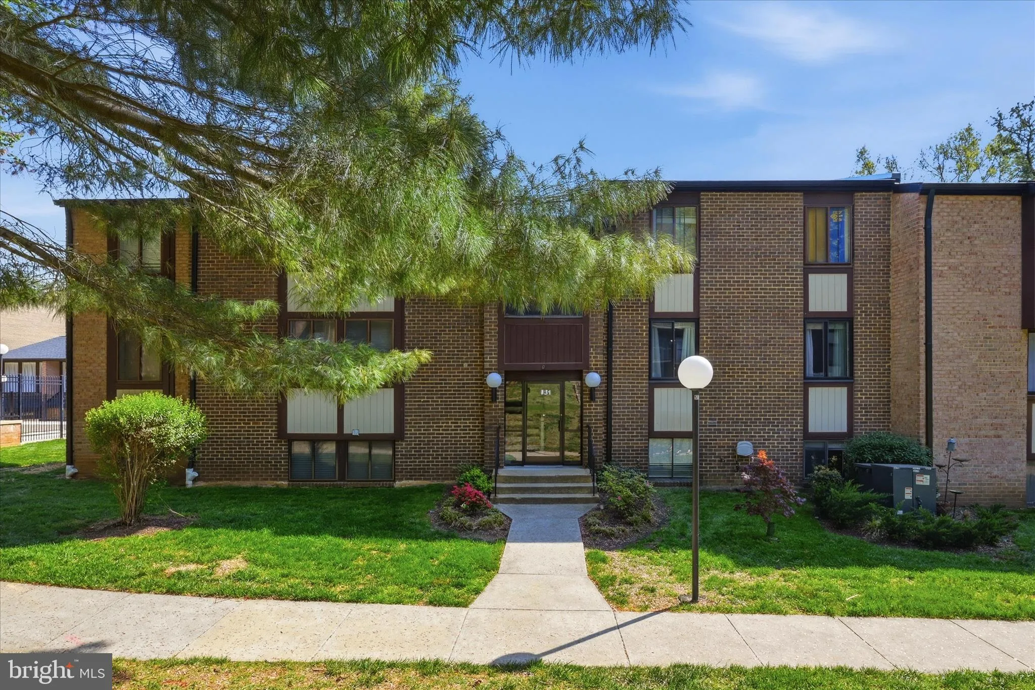 9731 KINGS CROWN COURT, Fairfax, VA 22031