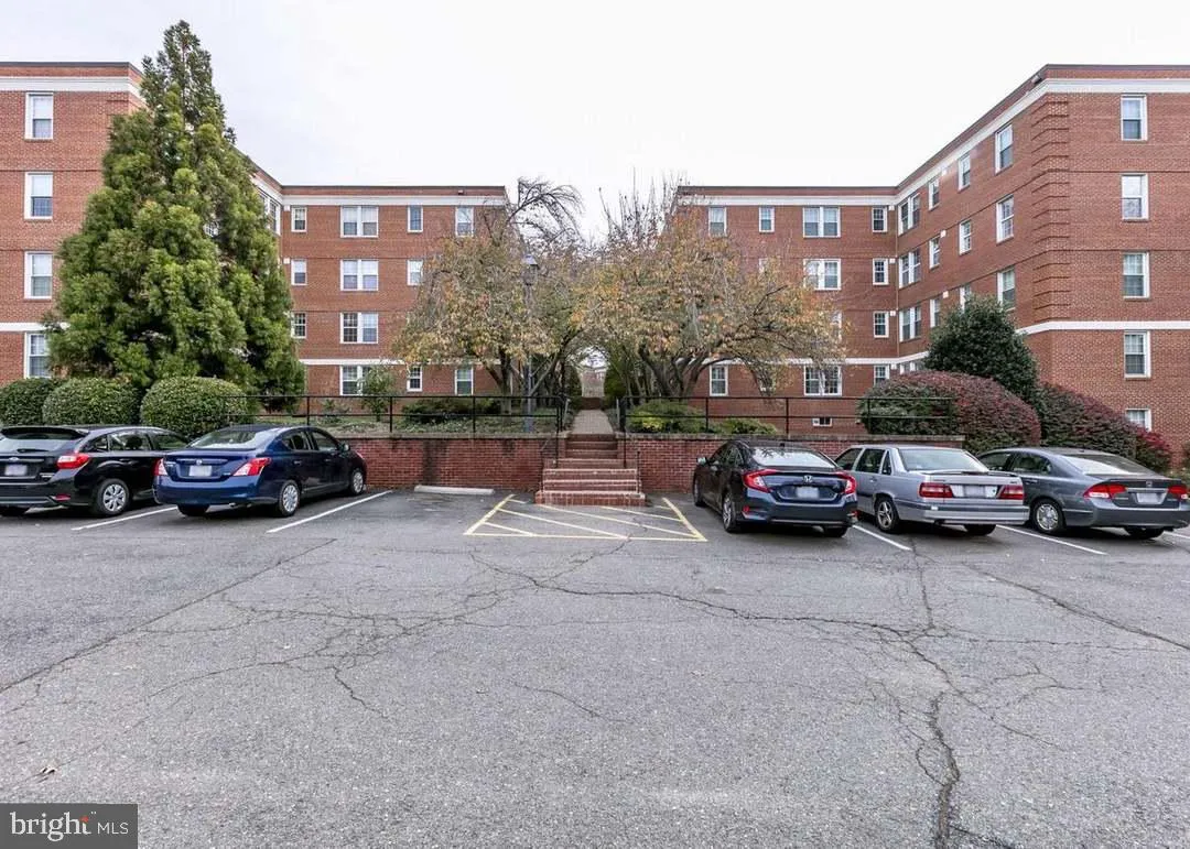 24 OLD GLEBE ROAD, Arlington, VA 22204