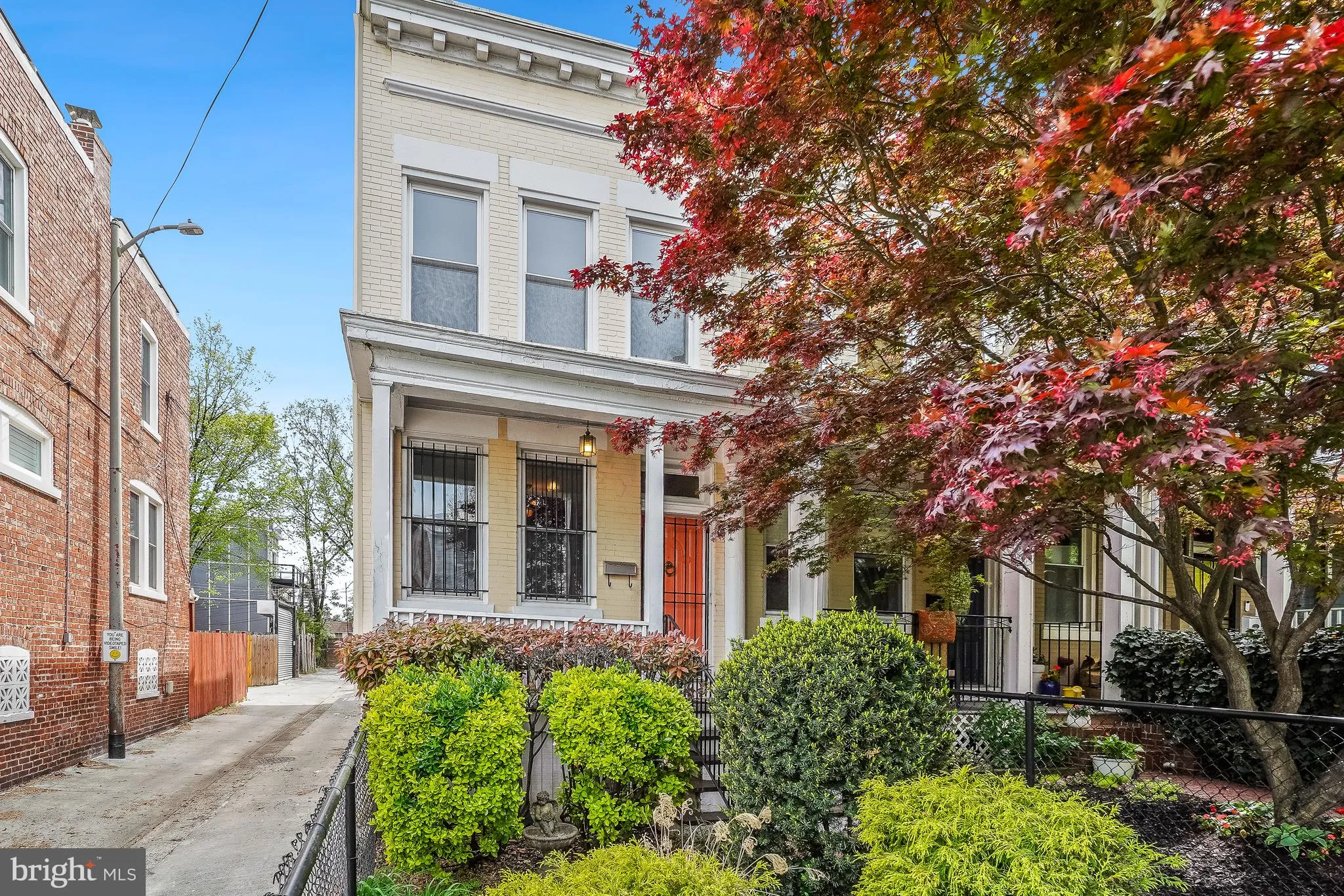 323 W STREET, Washington, DC 20002