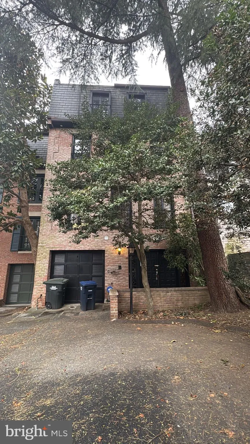 2142 CATHEDRAL AVENUE, Washington, DC 20008