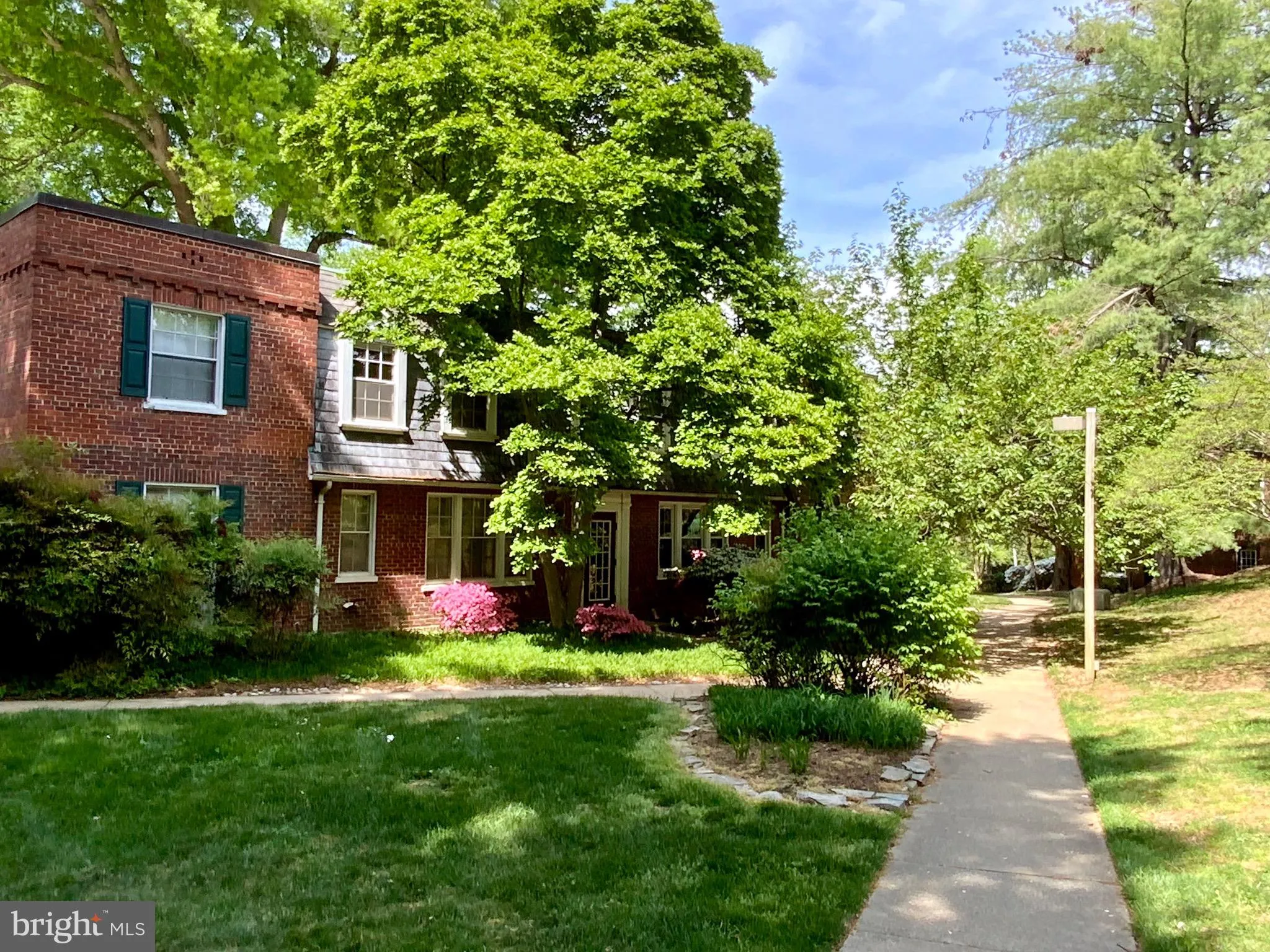 2007 KEY BOULEVARD, Arlington, VA 22201